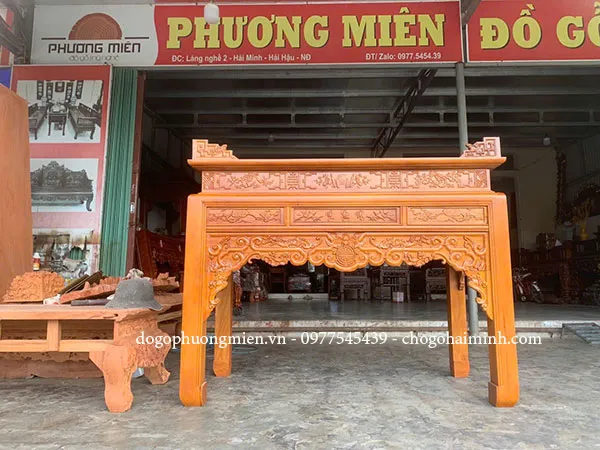 Bàn thờ truyện như ý nền gỗ mít rộng 1m53. (Đăck lăck)