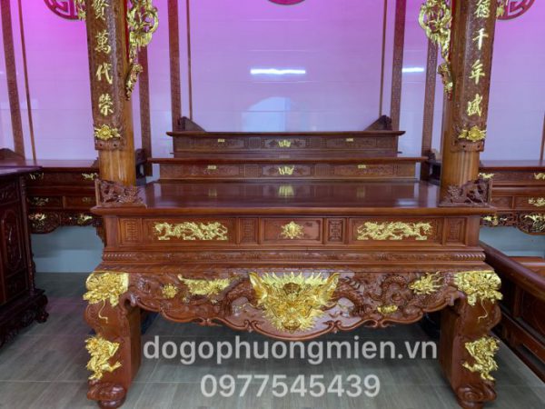 Bàn thờ gia tiên gỗ gụ đẹp.