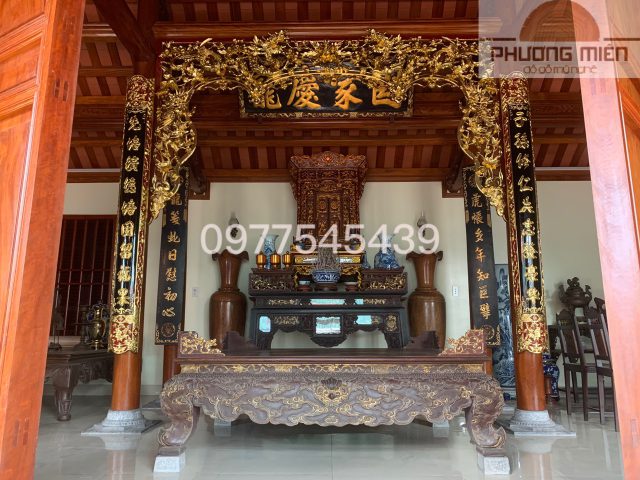 Mãu phòng thờ gỗ nhà cột kiểu cổ tại Thái Bình